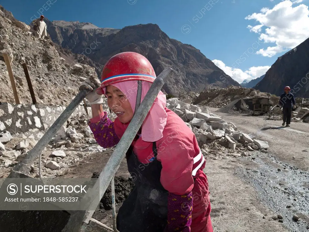 Road construction at Karakorum Highway by Chinese labourers, working under rough conditions, Gilgit, North West Frontier, Pakistan, South Asia