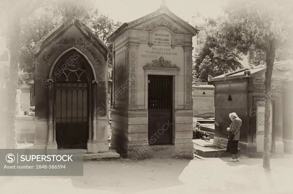 Grieving woman in front of tombs, Cimetière du Père Lachaise Cemetery, Paris, France, Europe, PublicGround