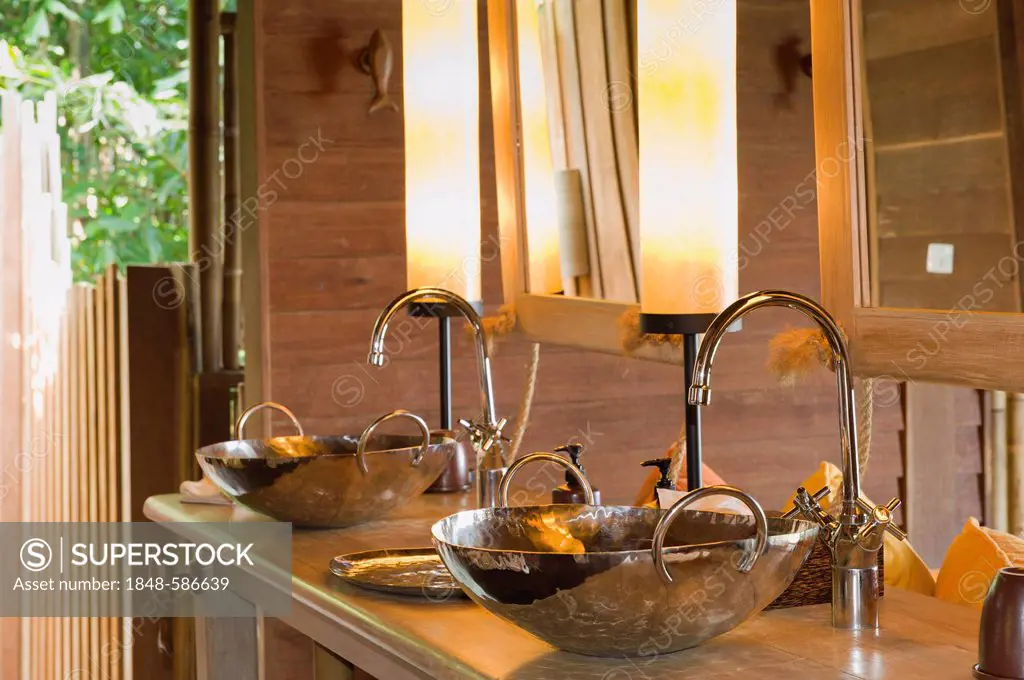 Bathroom in a luxury bungalow, luxury hotel, Six Senses Resort, Koh Yao Noi island, Phang Nga, Thailand, Southeast Asia, Asia