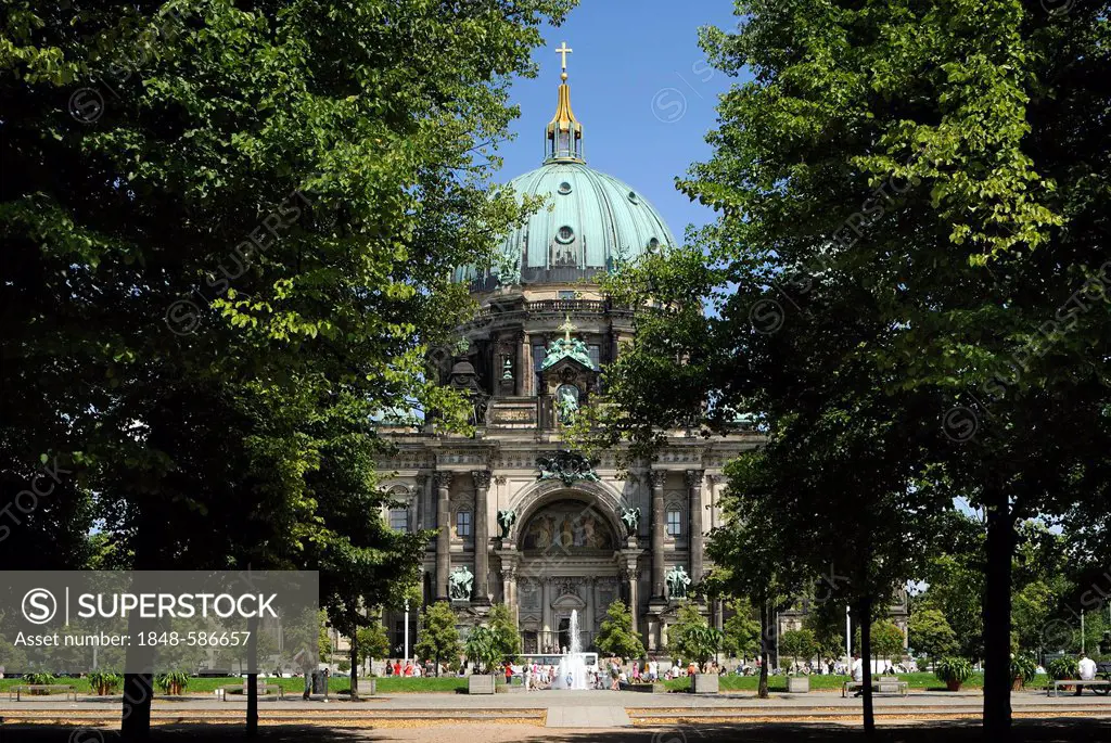 Berlin Cathedral with Lustgarten, Pleasure Garden, Berlin Mitte, Berlin, Germany, Europe