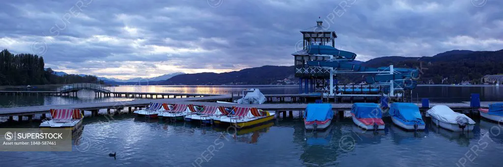Pedal boats in Poertschach on Lake Woerth, panoramic view, Carinthia, Austria, Europe