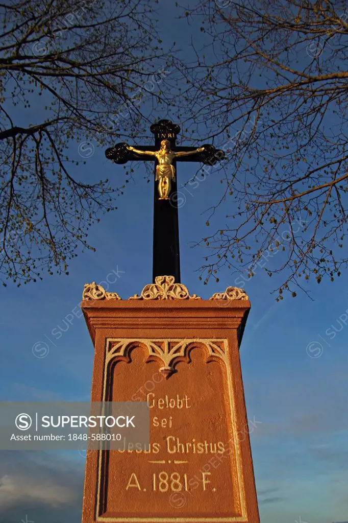 Crucifix, wayside cross in the evening light, Upper Swabia, Baden-Wuerttemberg, Germany, Europe