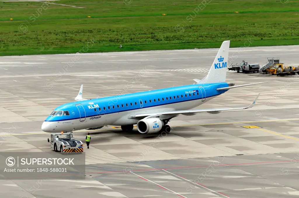 PH-EZA, KLM cityhopper Embraer ERJ-190-100 STD, Stuttgart Airport, Stuttgart, Baden-Wuerttemberg, Germany, Europe
