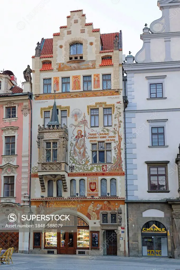 Storch House, also known as House of the Stone Madonna, Old Town Square, historic district, Prague, Bohemia, Czech Republic, Europe