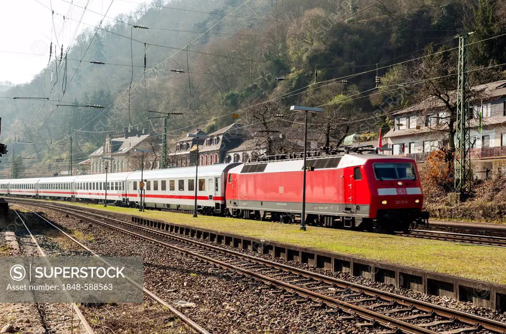 Intercity train passing through Bacharach, Upper Middle Rhine Valley, UNESCO World Heritage Site, Rhineland-Palatinate, Germany, Europe