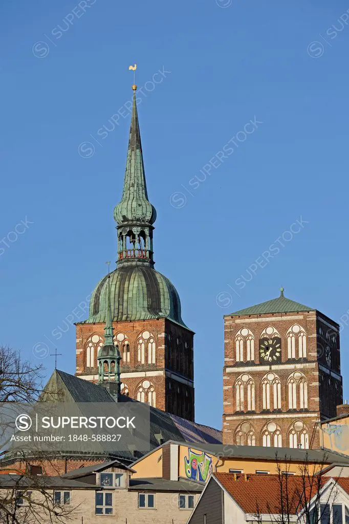 Towers of St. Nicholas Church, Nikolaikirche, above the roofs of Stralsund, UNESCO World Heritage Site, Mecklenburg-Western Pomerania, Germany, Europe...