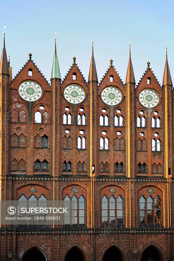Facade, town hall of Stralsund in the morning light, old market, historic centre, UNESCO World Heritage Site, Mecklenburg-Western Pomerania, Germany, ...