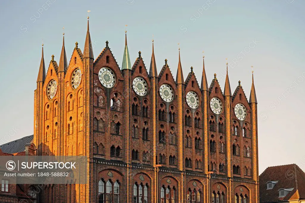 Town hall of Stralsund in the morning light, old market, historic centre, UNESCO World Heritage Site, Mecklenburg-Western Pomerania, Germany, Europe, ...