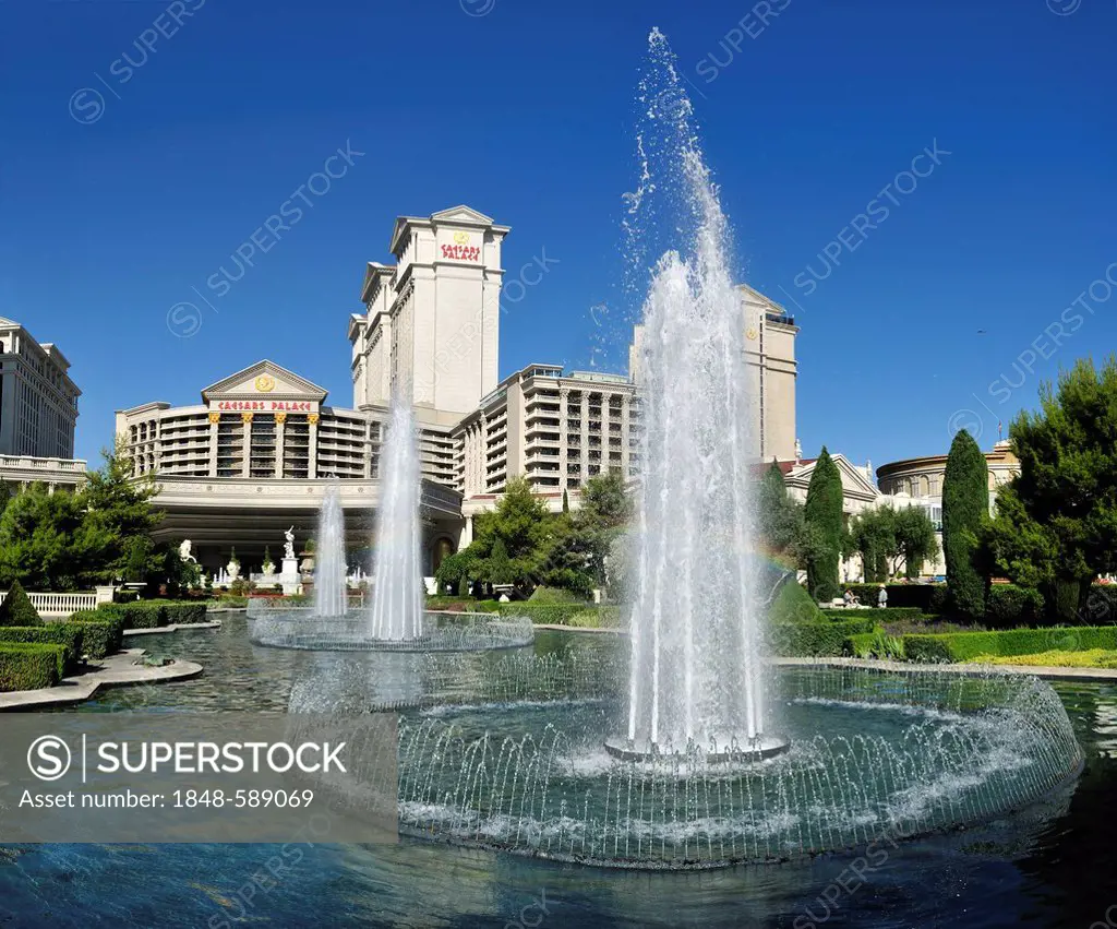 Fountain in front of Cesars Palace Hotel and Casino, Las Vegas, Nevada, USA, North America
