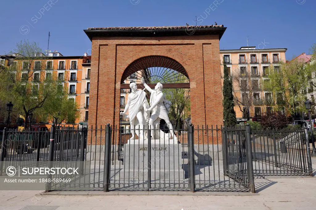 Memorial for Luis Daoíz y Torres and Pedro Velarde y Santillán in Plaza del Dos de Mayo, Madrid, designed by Antonio Sola, Madrid, Spain, Europe, Publ...