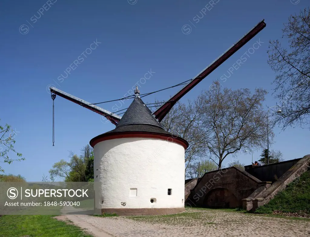 Alter Krahnen, historic old port crane on the Mosel, Trier, Rhineland-Palatinate, Germany, Europe, PublicGround