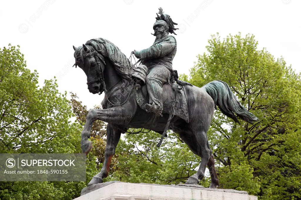 Equestrian statue of Vittorio Emanuele II, Verona, Veneto, Italy, Europe, PublicGround