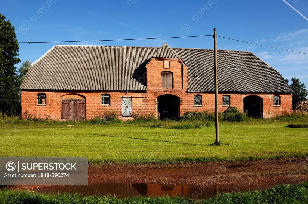 Historic horse stable built in 1921, Gut Othenstorf estate, Othenstorf, Mecklenburg-Western Pomerania, Germany, Europe