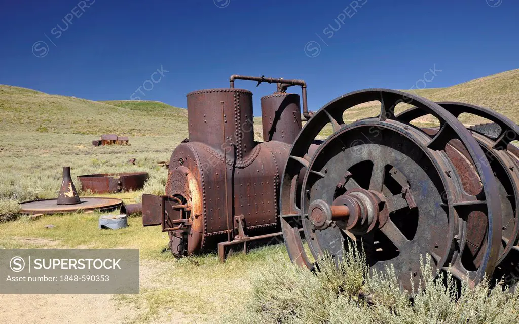 Old machine to produce hydro-electric energy, hydropower plant, ghost town of Bodie, a former gold mining town, Bodie State Historic Park, California,...