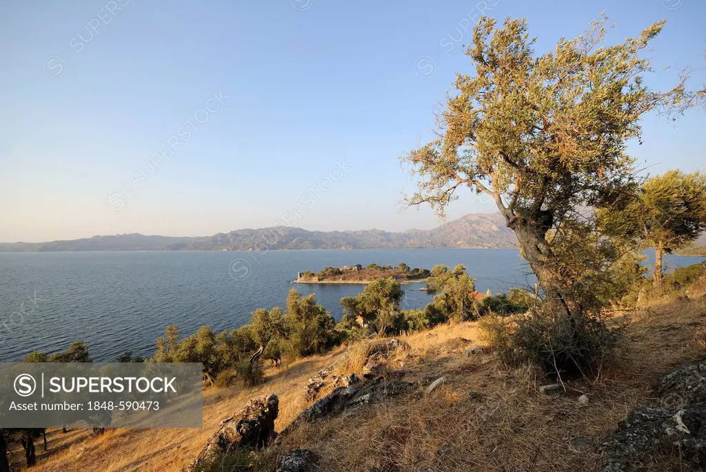 Bafa Goelue, Lake Bafa, also called Çamiçi Goelue with Kapikiri Island, lake on the west coast of Turkey, Mugla Province, Mugla, Aydin, South Aegean c...