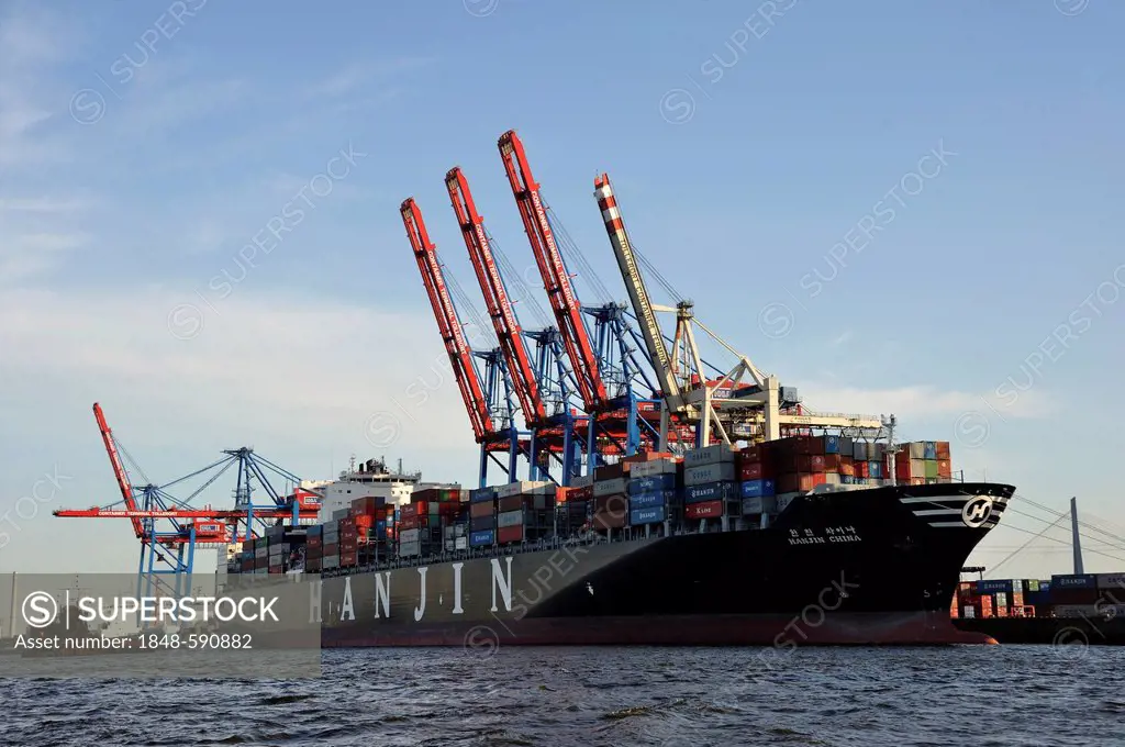 Loading a container ship from China in the Port of Hamburg, Hanseatic City of Hamburg, Germany, Europe