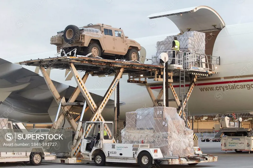 Loading of a military vehicle onto a Boing 777 cargo plane at Frankfurt-Hahn airport, Lautzenhausen, Rhineland-Palatinate, Germany, Europe