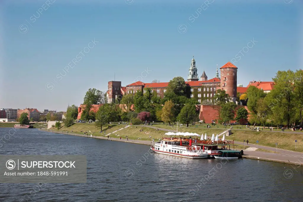 Excursion boat on the Vistula river, Wawel, Krakow, Poland, Europe