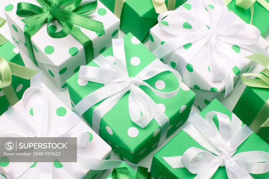 Gifts, green and white dotted