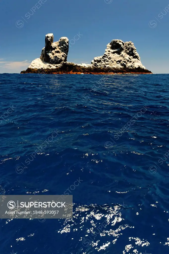 Roca Partida, Broken Rock, 24m, camel-shaped rock, known diving site, Revillagigedo Islands, Mexico, North America, Eastern Pacific