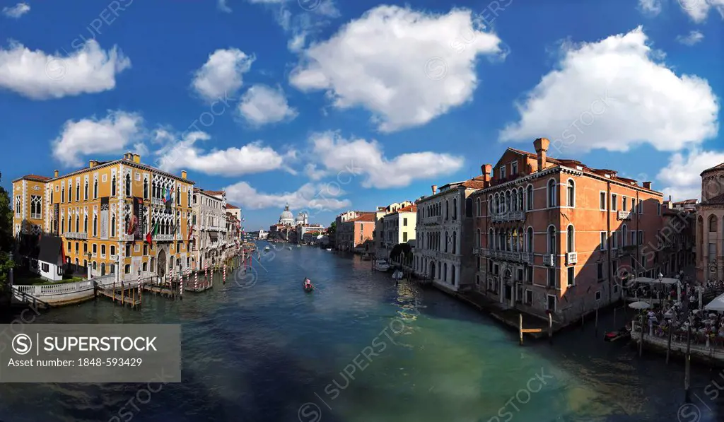 Canal Grande or Grand Canal with the Palazzo Cavalli Franchetti, cloudy sky, Venice, Veneto, Italy, Europe