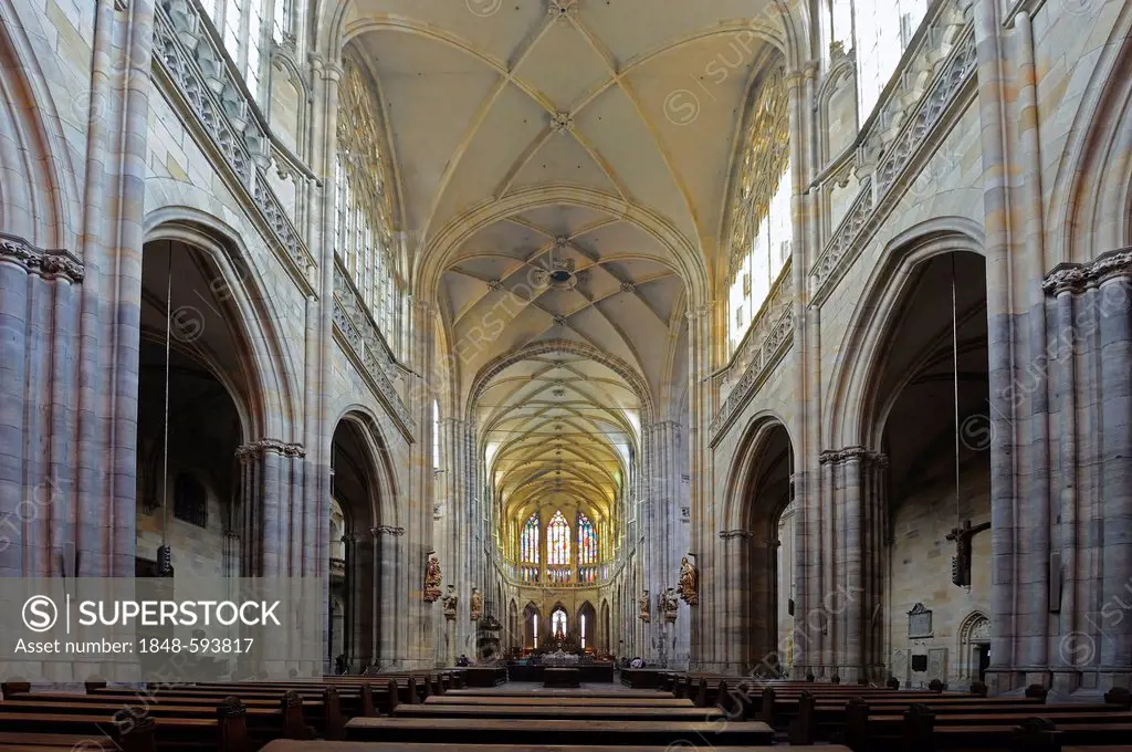 Nave, Gothic St. Vitus Cathedral, Prague Castle, Hradschin castle district, Prague, Bohemia, Czech Republic, Europe
