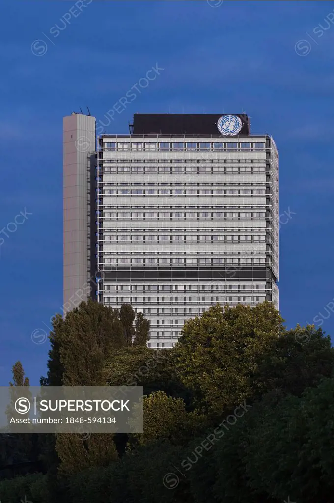 Langer Eugen building, UN logo, headquarters of UN organisations in Bonn, North Rhine-Westphalia, Germany, Europe
