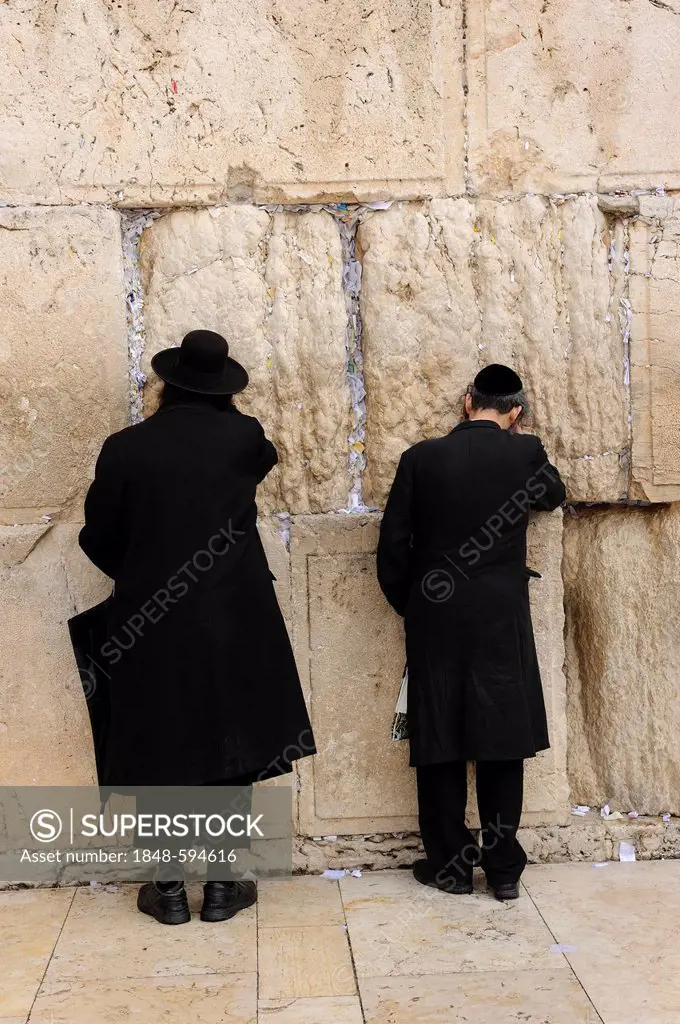 Orthodox Jews praying at the Western Wall or Wailing Wall, Old City of Jerusalem, Arab Quarter, Jerusalem, Israel, Middle East