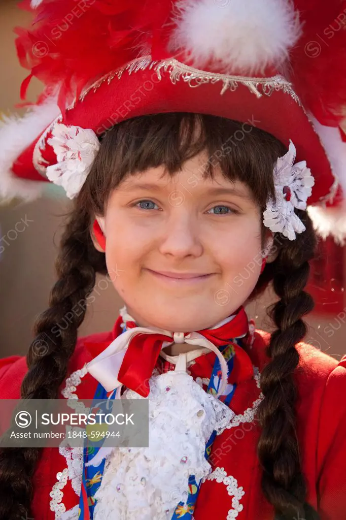 Girl wearing costume at traditional carnival celebrations on Rosenmontag with parades in the Rhineland, Muelheim an der Ruhr, Ruhr Area, North Rhine-W...
