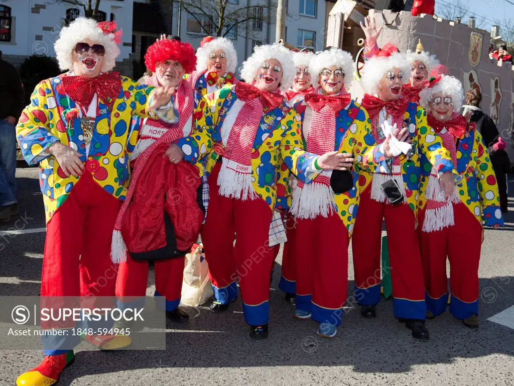 Clowns at traditional carnival celebrations on Rosenmontag with parades in the Rhineland, Muelheim an der Ruhr, Ruhr Area, North Rhine-Westphalia, Ger...