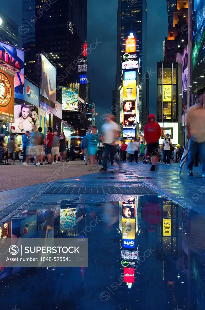 Passersby, Broadway and Times Square, Manhattan, New York, USA, America