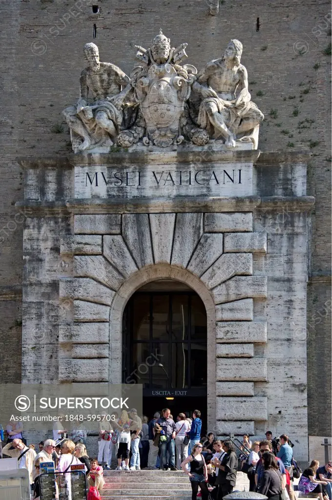 Portal to the Vatican Museums with statues of saints on the coat of arms of Pope Pius XI, Vatican Walls, Vatican City, Rome, Lazio, Italy, Europe