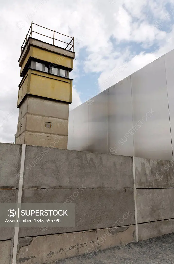 Former watchtower, Berlin Wall Memorial, Bernauer Strasse, Mitte quarter, Berlin, Germany, Europe