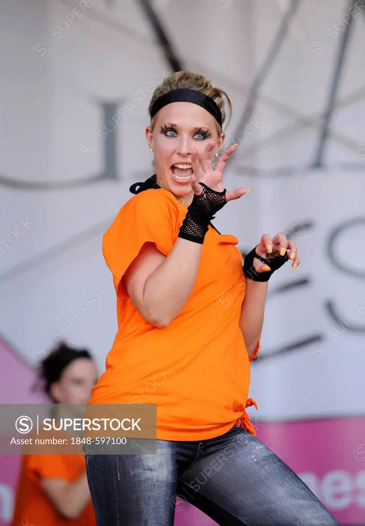 Performance of a dance teacher with her show team, gymnastics, dance, aerobics, Stuttgart, Baden-Wuerttemberg, Germany, Europe