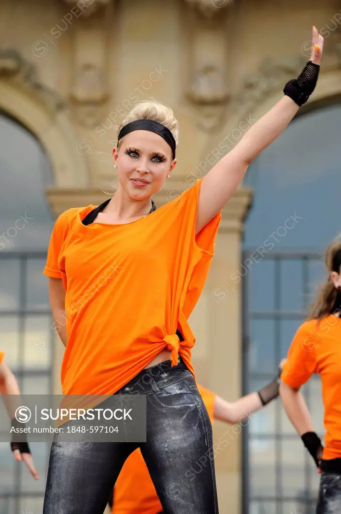 Performance of a dance teacher with her show team, gymnastics, dance, aerobics, Stuttgart, Baden-Wuerttemberg, Germany, Europe