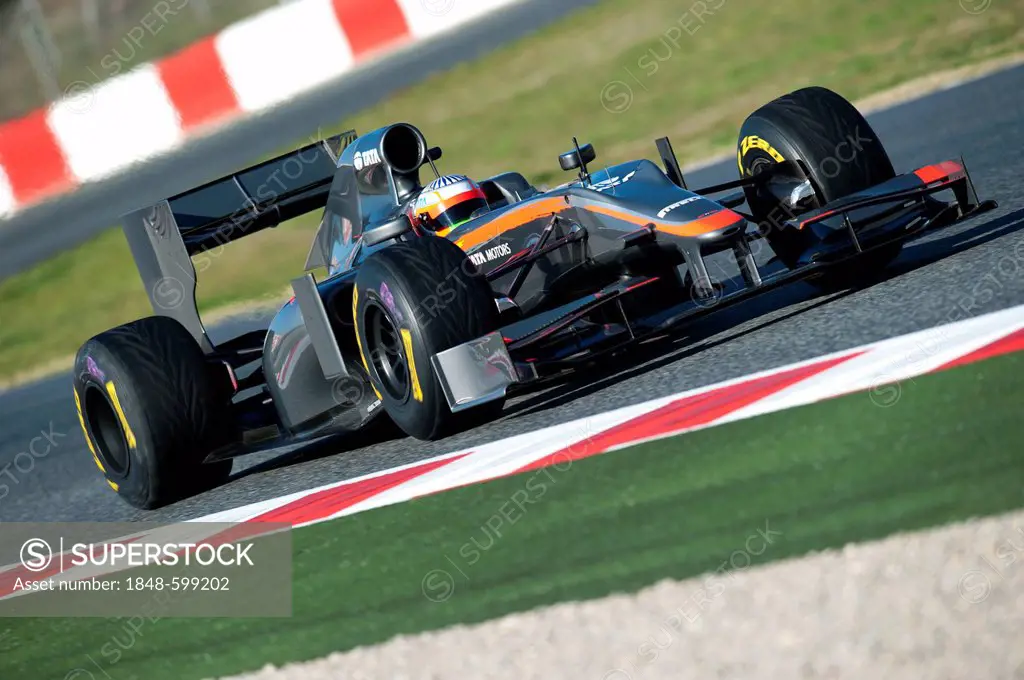 Narain Karthikeyan, India, in his HRT F1 Team-Cosworth F111 race car, motor sports, Formula 1 testing on the Circuit de Catalunya race car in Barcelon...