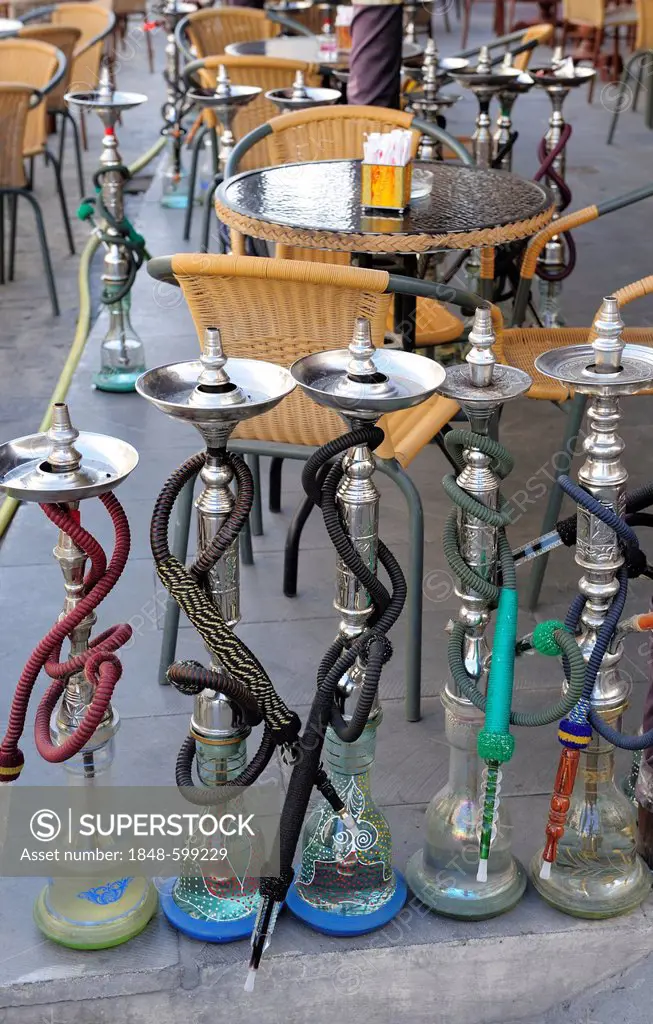 Street Cafe, water pipes, hookahs, Souq al Waqif, the oldest souq or bazaar in the country, Doha, Qatar, Arabian Peninsula, Persian Gulf, Middle East,...