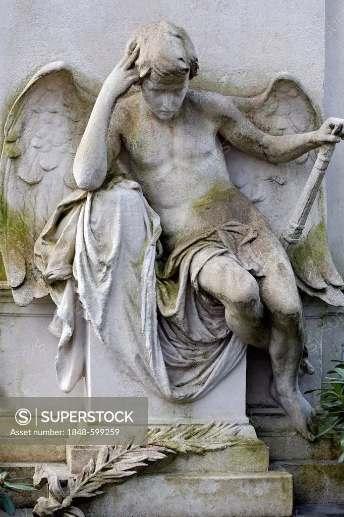 Mourning angel, historic grave sculpture, Nordfriedhof cemetery, Duesseldorf, North Rhine-Westphalia, Germany, Europe