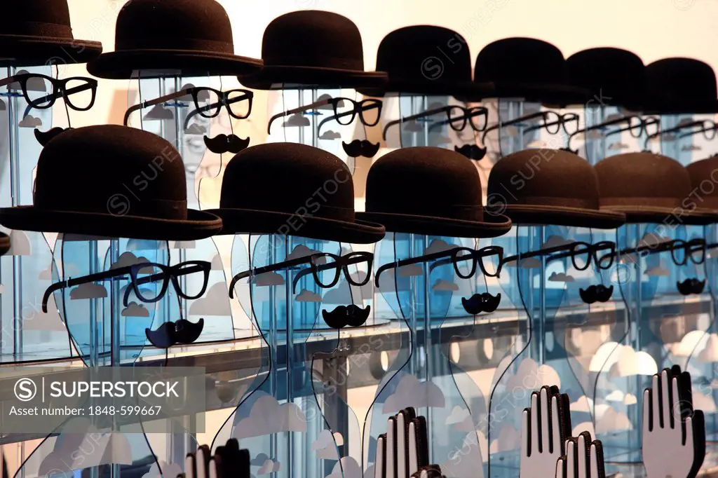 Heads as decoration for opticians at the Euro Shop 2011 trade fair for shopfitting, furnishing, visual advertising, merchandising, exhibition stand co...