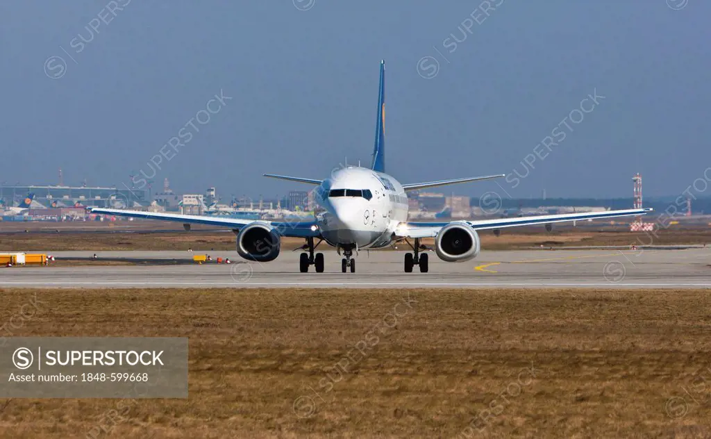 Lufthansa airplane on the runway at Frankfurt Airport, Frankfurt, Hesse, Germany, Europe