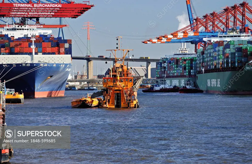 Dredging ship, Odin, dredging the Elbe River, Waltershofer Harbour, Hamburg, Germany, Europe