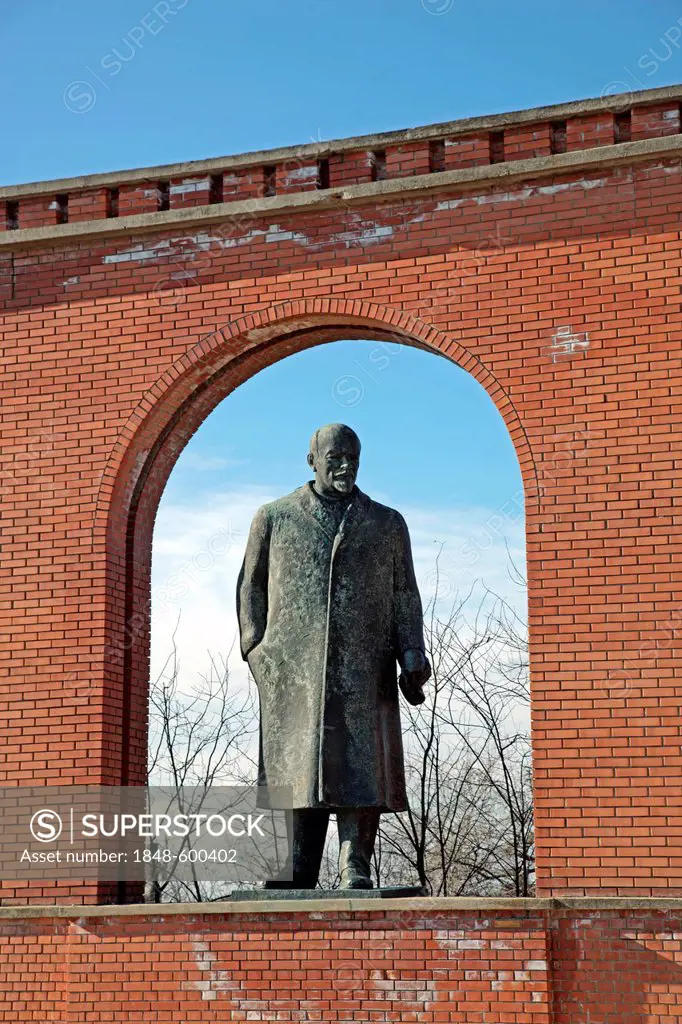 Statue of Lenin, Memento Park, Statue Park, Budapest, Hungary, Europe