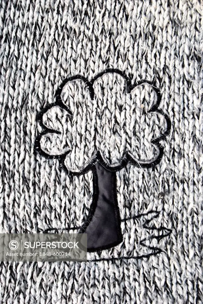 Tree, application on knitted cloth