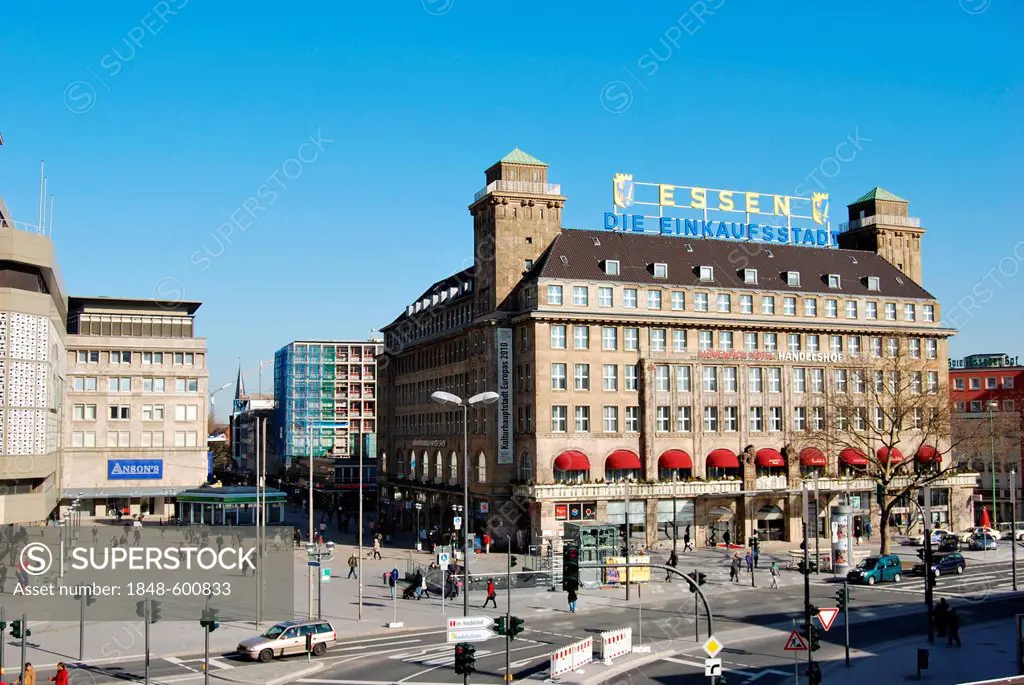 Handelshof square, Moevenpick Hotel, Bahnhofsviertel district, Essen, Ruhr Area, North Rhine-Westphalia, Germany, Europe