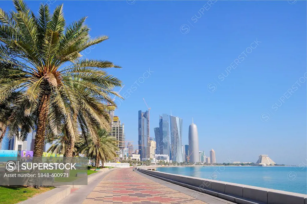 Doha Corniche and the skyscrapers of the Business District, West Bay area, Doha, Qatar