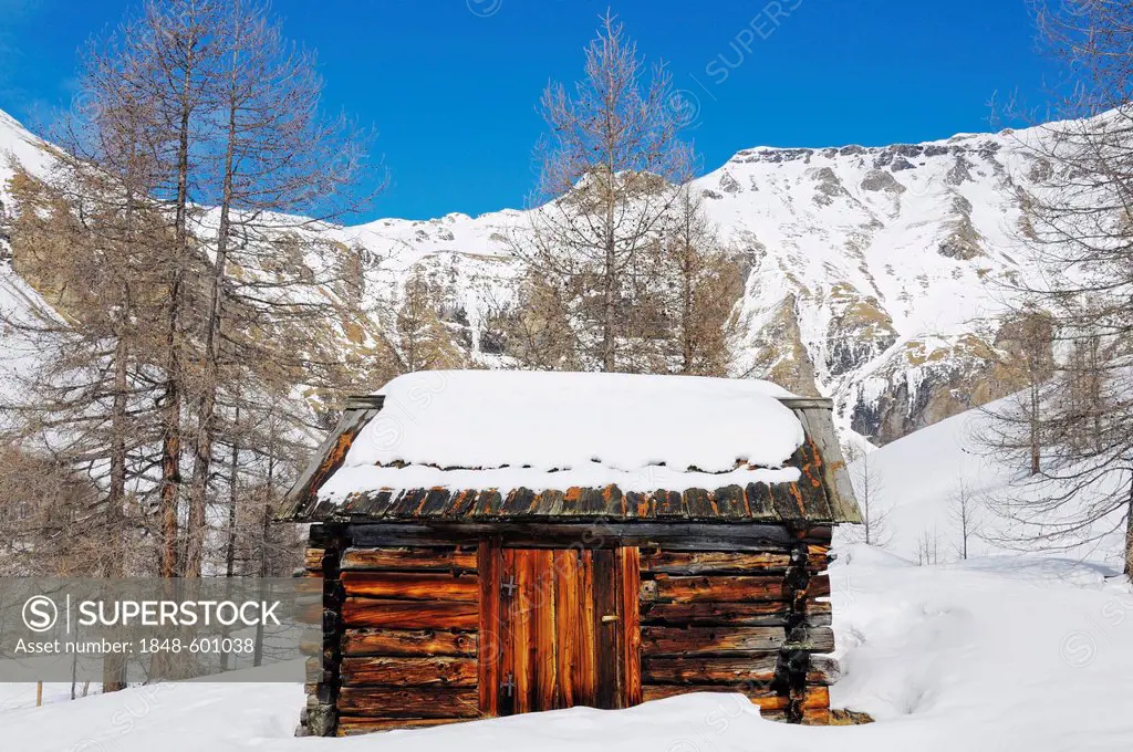 Log cabin, Grosse Fleisstal valley near Heiligenblut, National Park Hohe Tauern, Carinthia, Austria, Europe