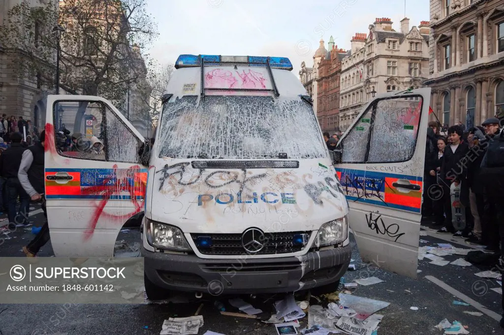 Vandalised police car, student demonstration against fee rises and budget cuts in Parliament Square, London, England, United Kingdom, Europe