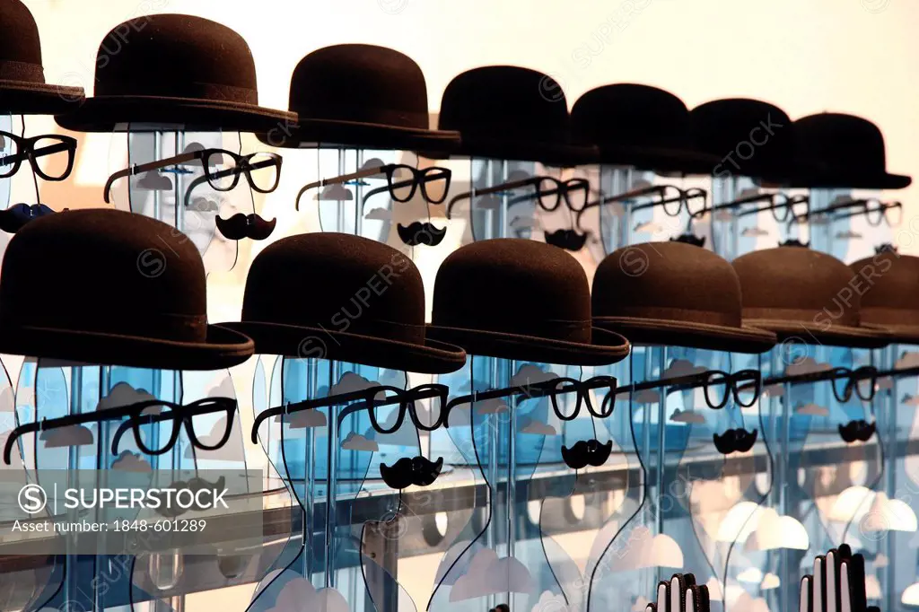 Heads as decoration for opticians at the Euro Shop 2011 trade fair for shopfitting, furnishing, visual advertising, merchandising, exhibition stand co...