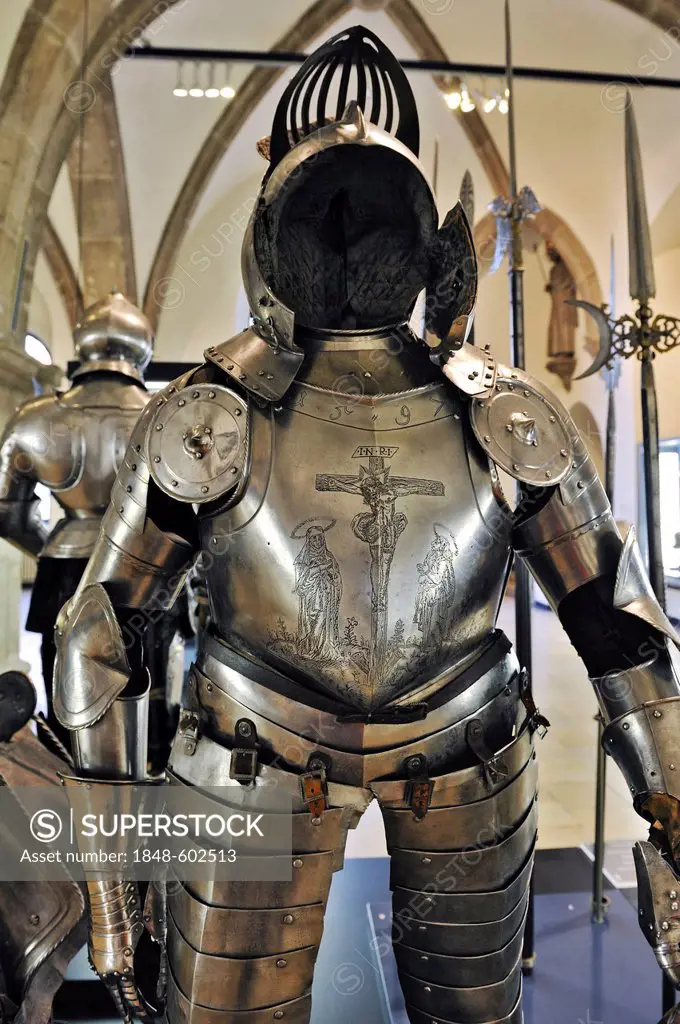 Hall with medieval armour, full plate armour from southern Germany, 16th Century, Bavarian National Museum, Prinzregentenstrasse 3, Munich, Bavaria, G...
