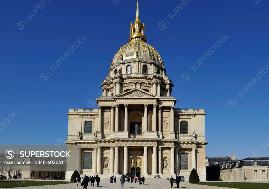 Dome des Invalides or Eglise du Dome church, Napoleon's tomb, Paris, France, Europe